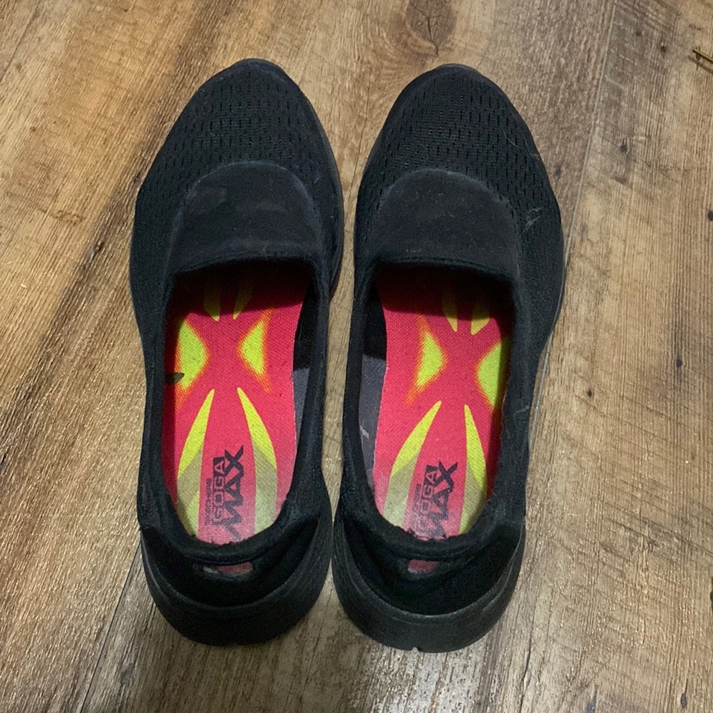 Women’s Skechers slip on shoes